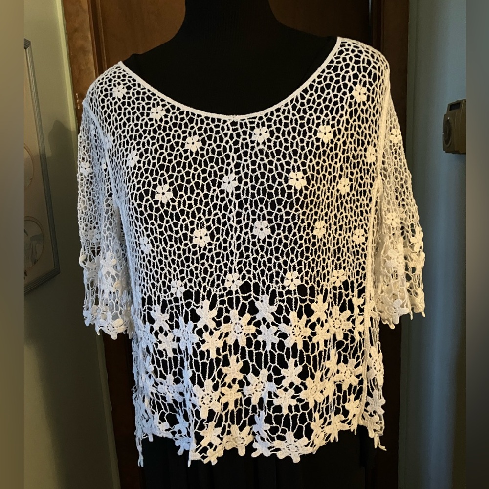Cupio Floral Crochet Lightweight Lace Short Sleeve Sweater Size Small / Medium